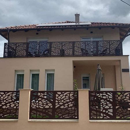 Dodi Apartman ザラカロシュ エクステリア 写真